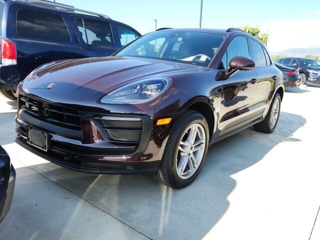 2024 PORSCHE Macan
