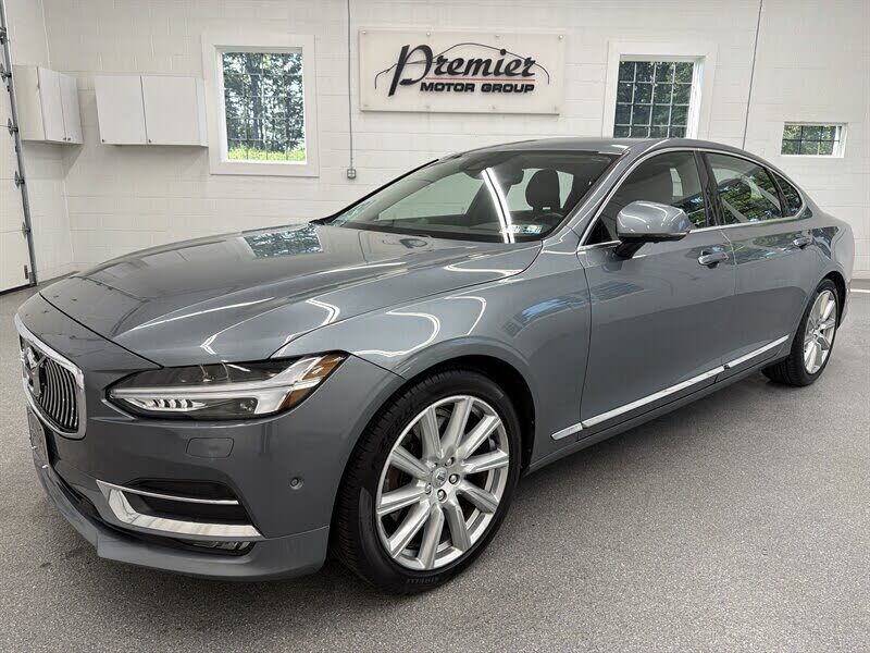 2018 VOLVO S90