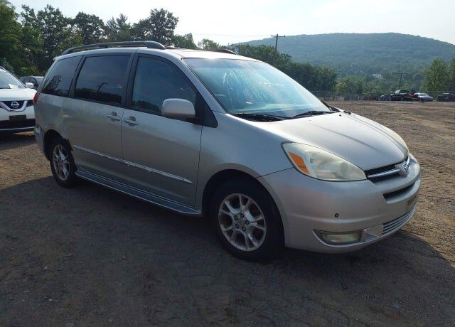 2004 TOYOTA Sienna