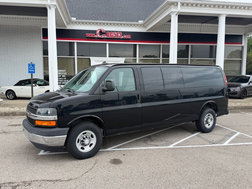 2017 CHEVROLET Express