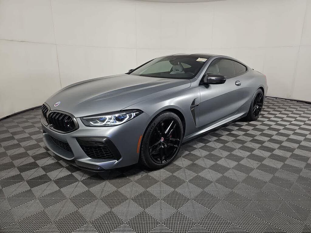 2023 BMW M8