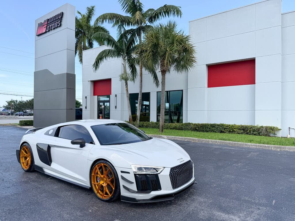 2017 AUDI R8
