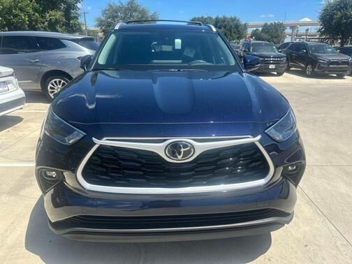 2026 TOYOTA Highlander