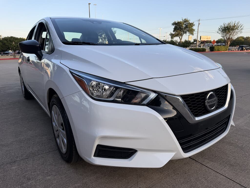 2022 NISSAN Versa