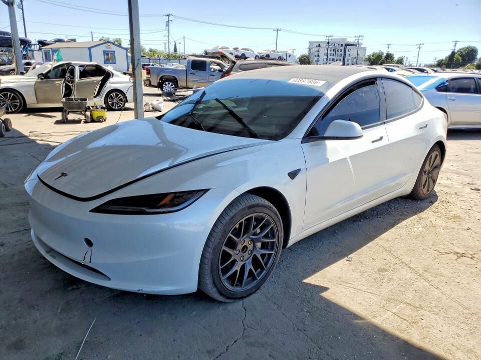 2026 TESLA Model 3