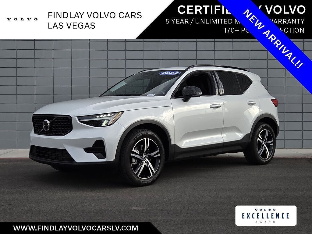 2024 VOLVO XC40
