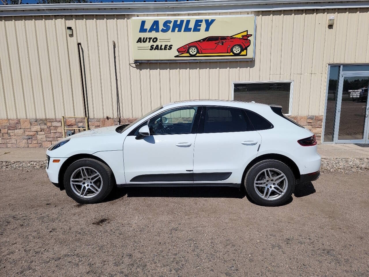 2018 PORSCHE Macan