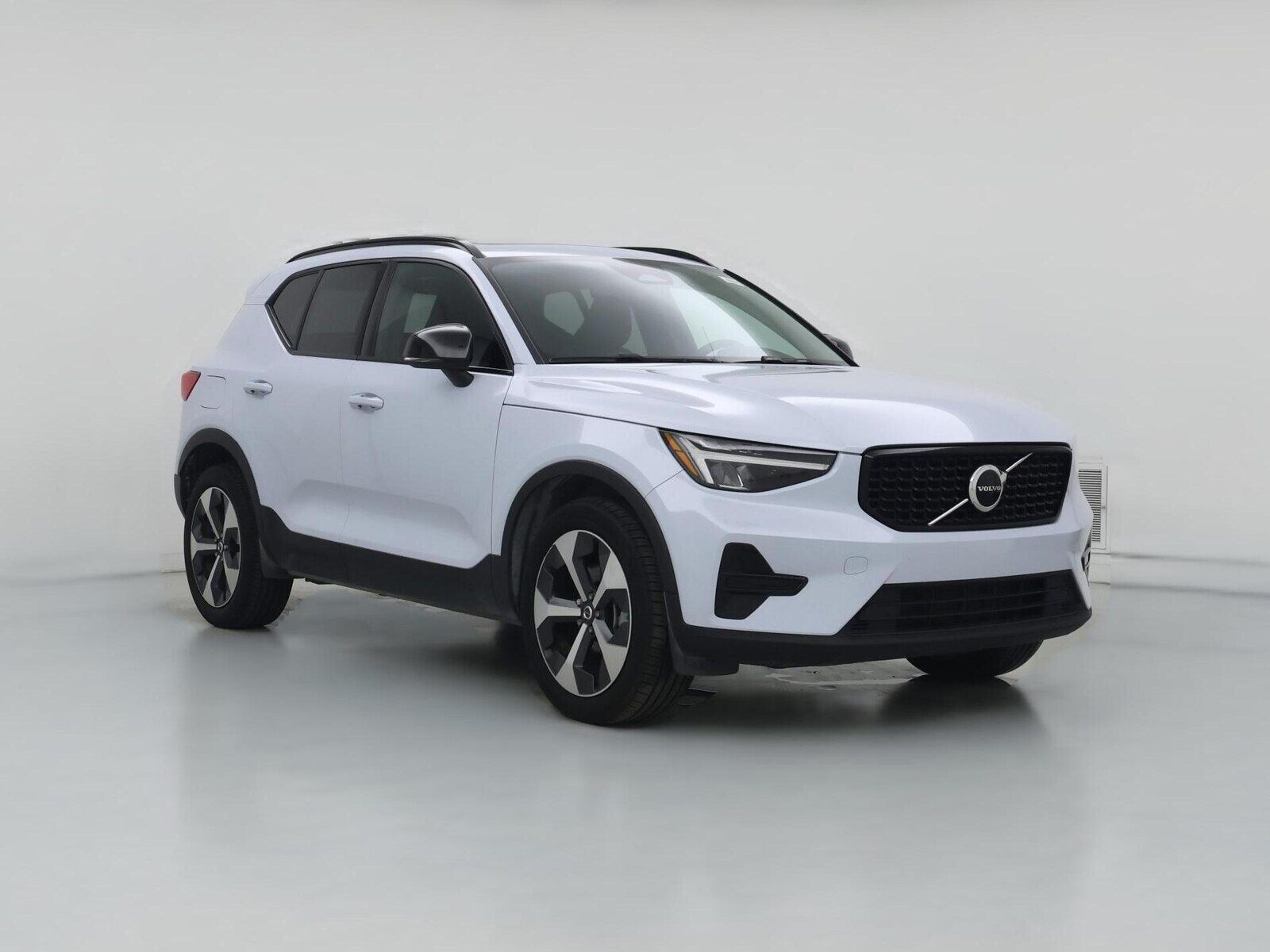 2024 VOLVO XC40