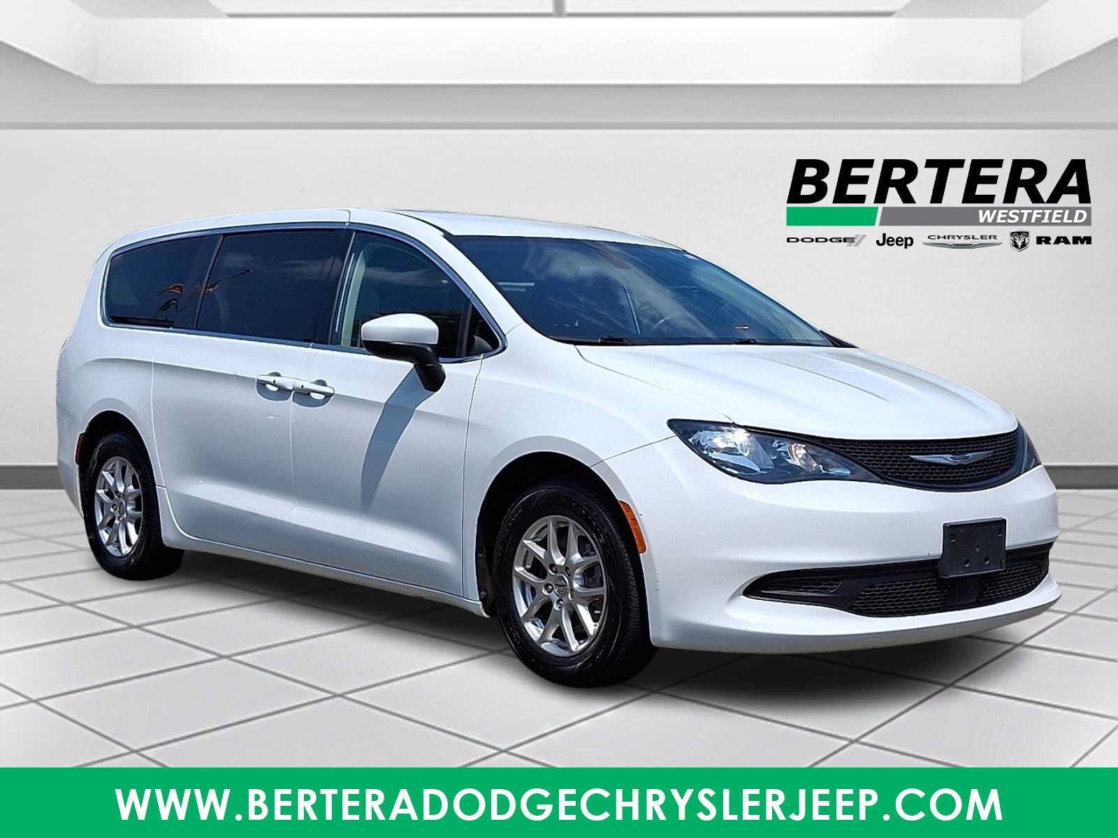 2022 CHRYSLER Voyager