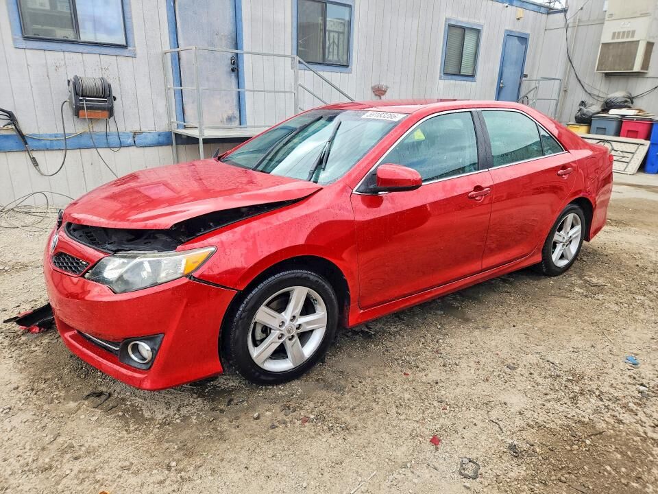 2013 TOYOTA Camry