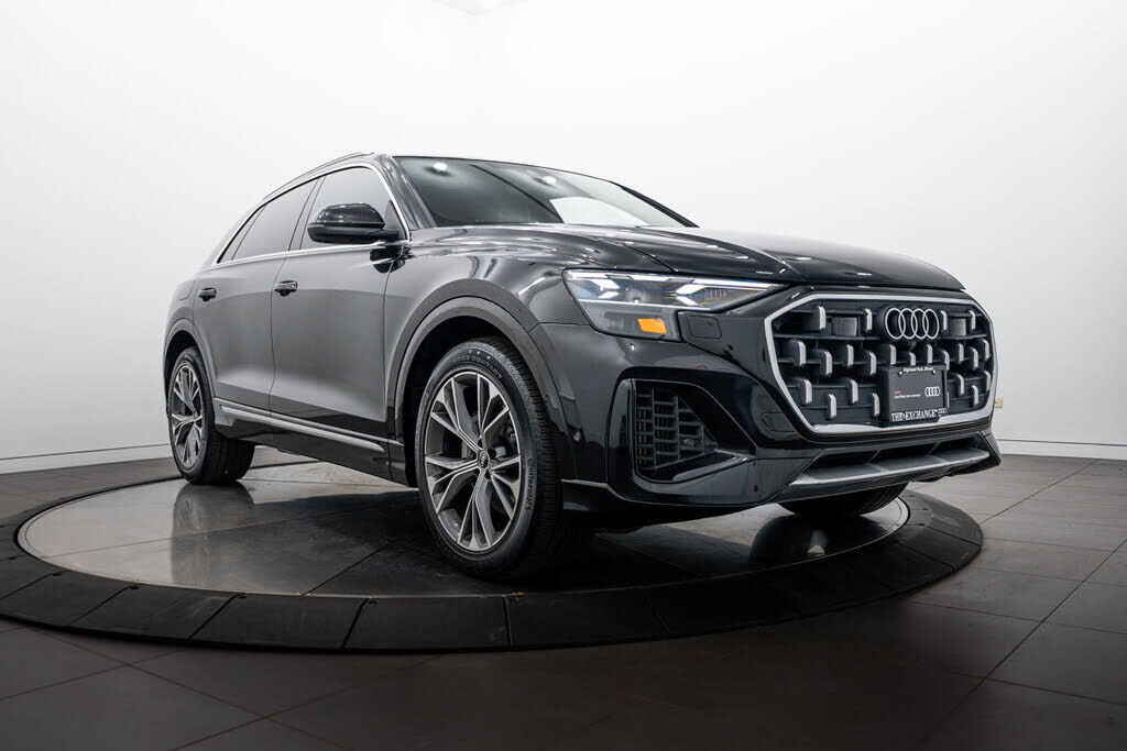 2024 AUDI Q8