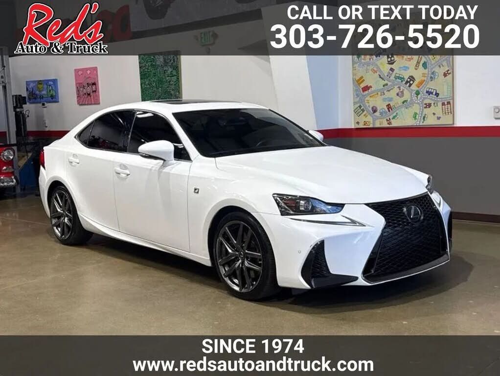 2019 LEXUS IS