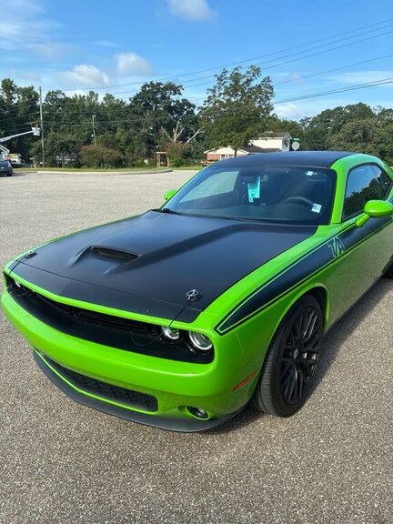 2017 DODGE Challenger