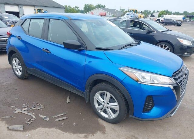 2024 NISSAN Kicks
