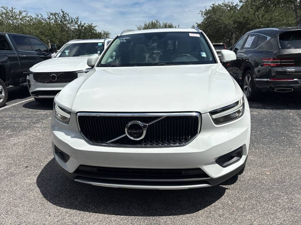 2019 VOLVO XC40