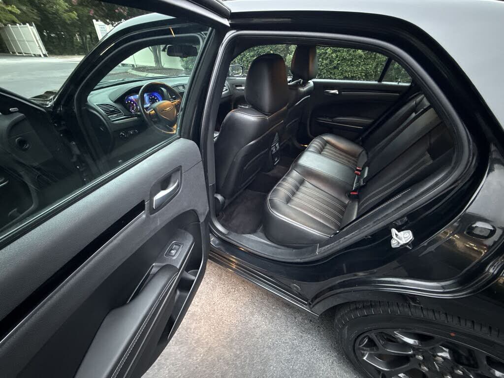 2019 CHRYSLER 300