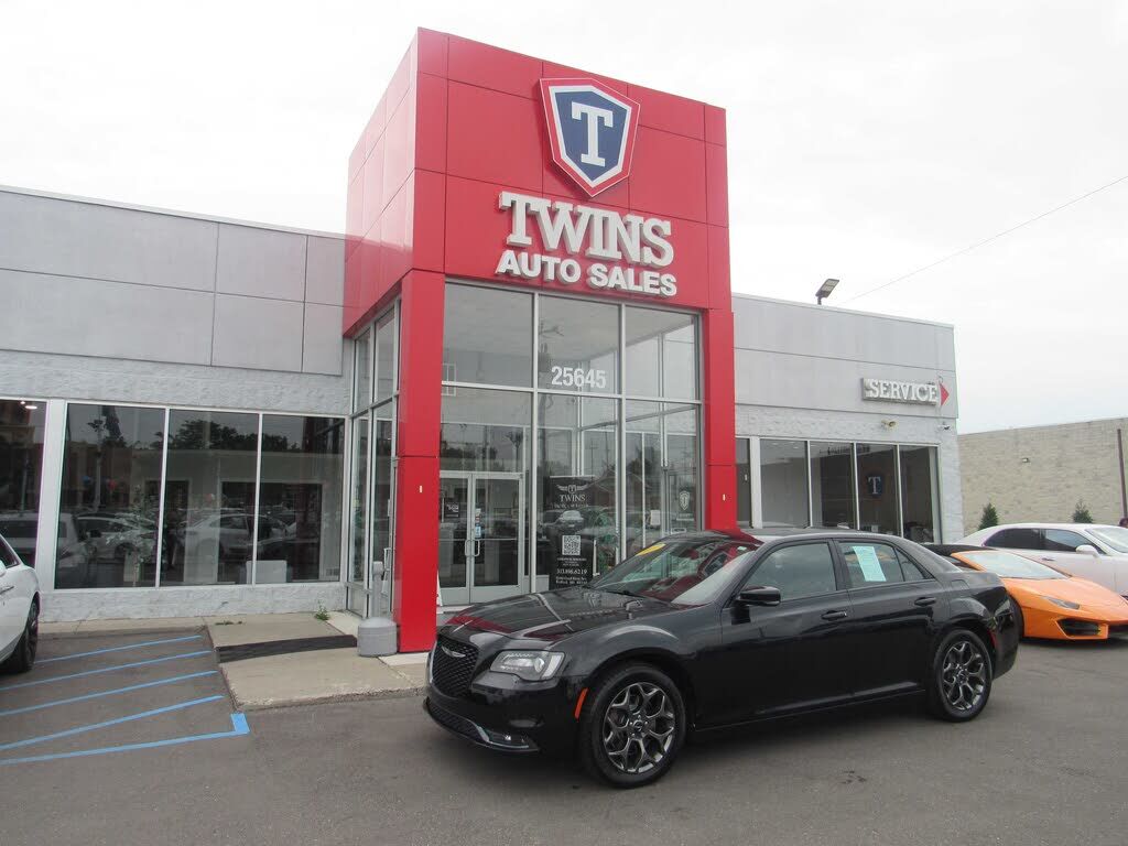 2017 CHRYSLER 300