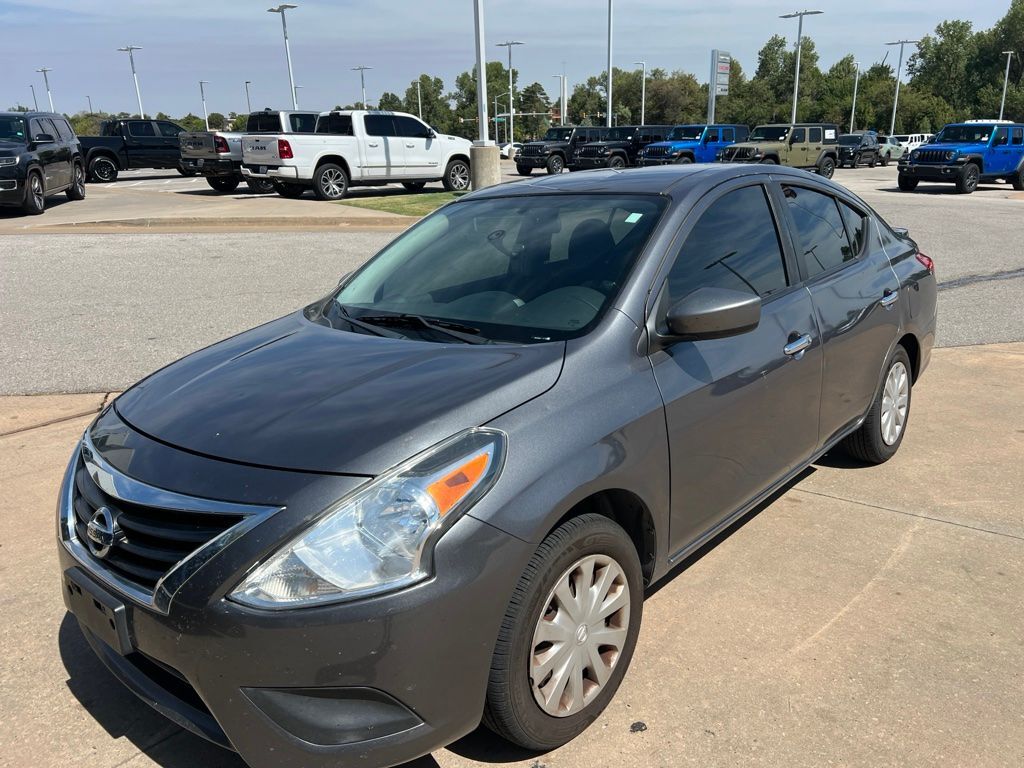 2017 NISSAN Versa