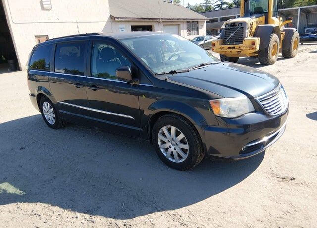 2014 CHRYSLER Town and Country