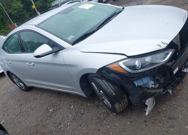 2017 HYUNDAI Elantra