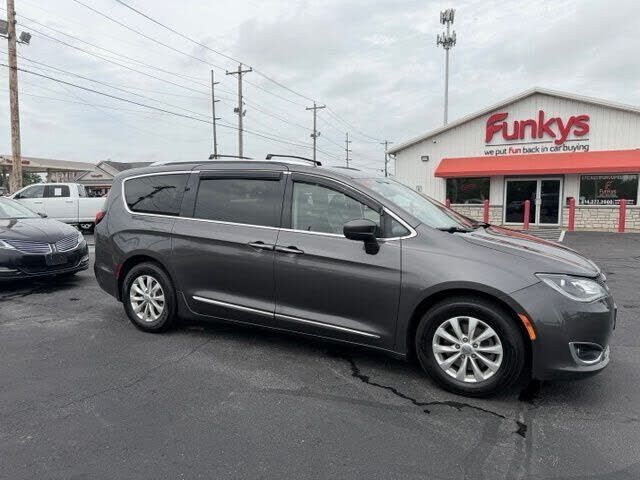 2019 CHRYSLER Pacifica