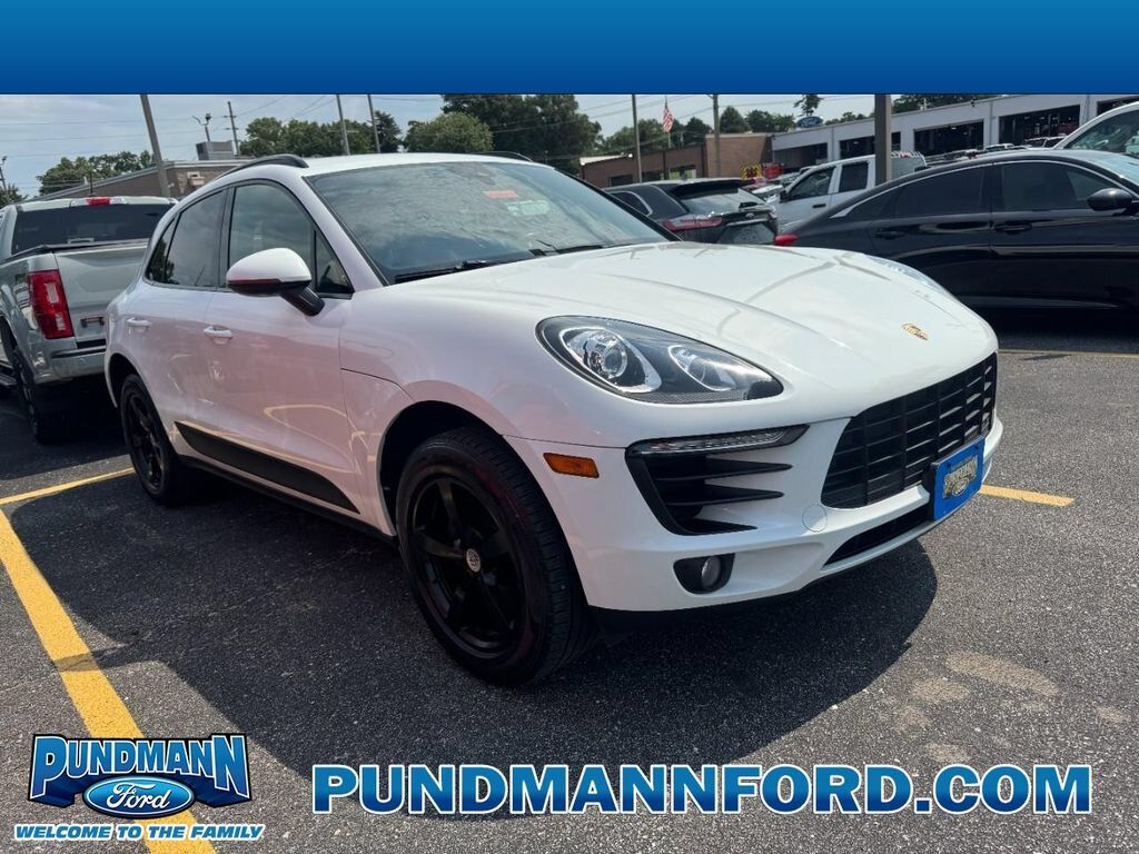 2018 PORSCHE Macan