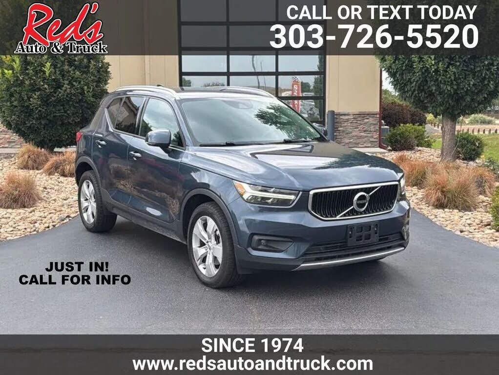 2021 VOLVO XC40
