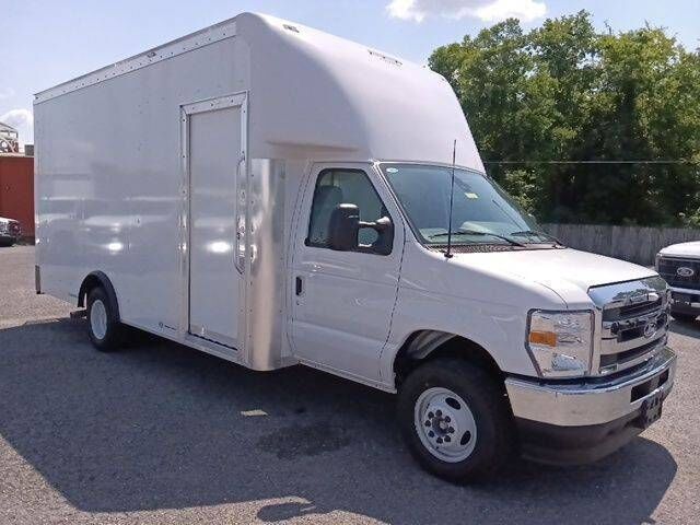 2027 FORD E-450