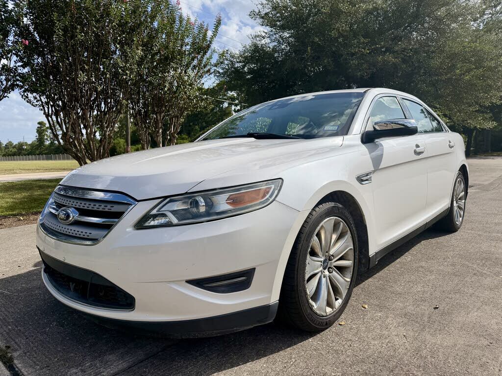 2011 FORD Taurus