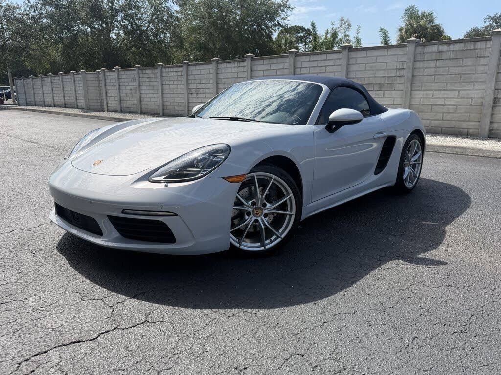 2024 PORSCHE 718