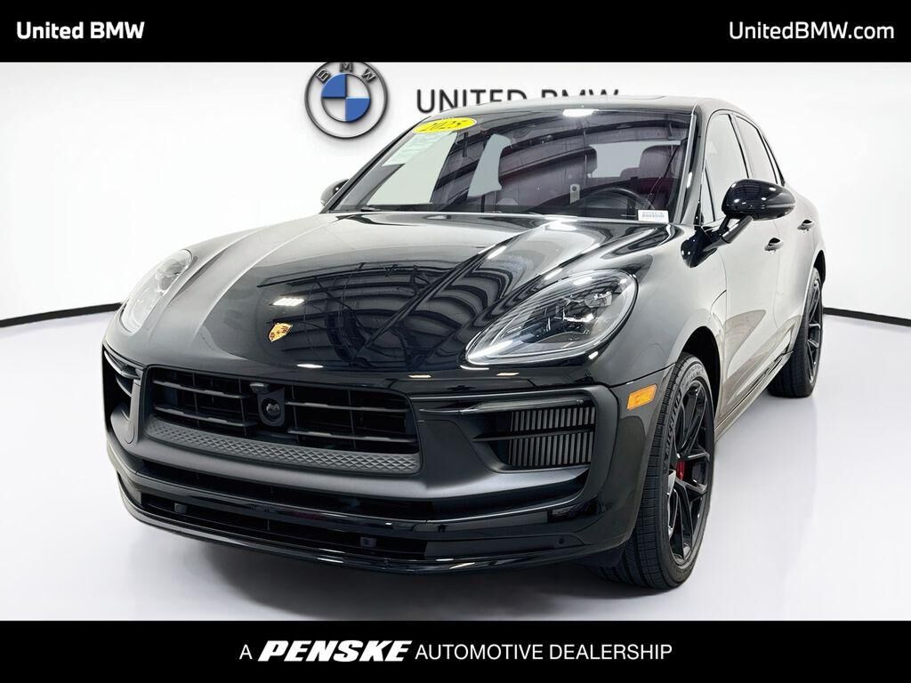 2025 PORSCHE Macan