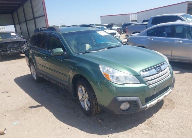 2014 SUBARU Outback