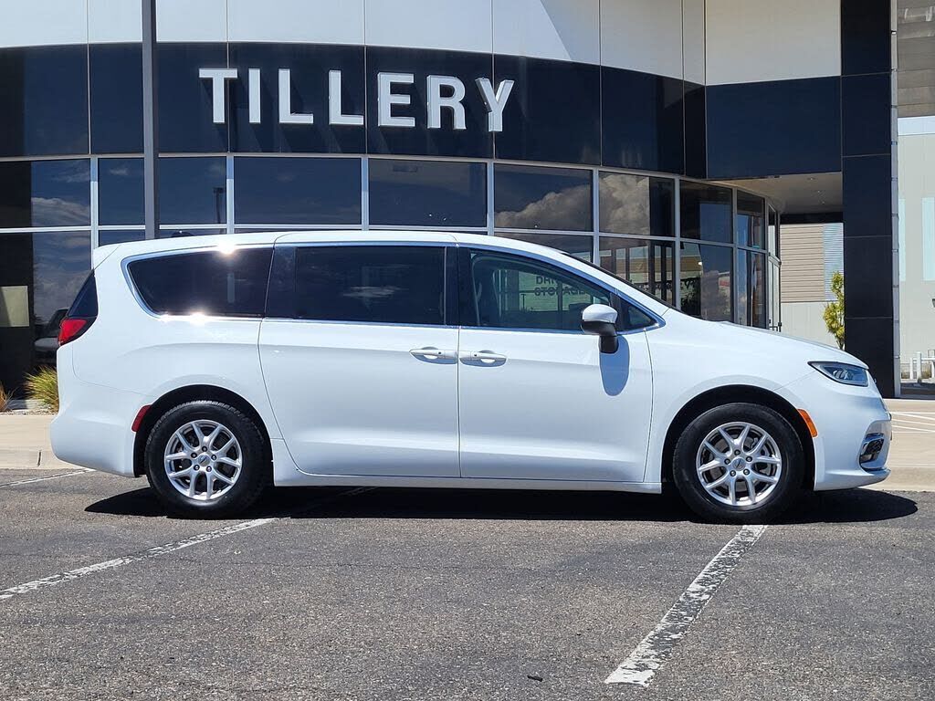 2023 CHRYSLER Pacifica