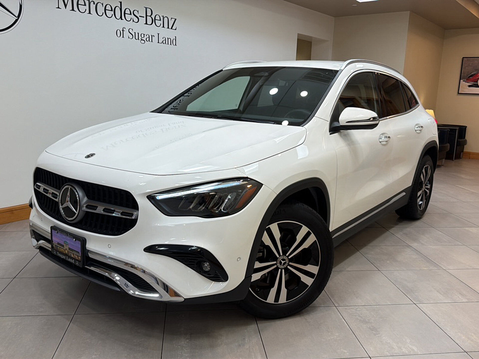 2025 MERCEDES-BENZ GLA-Class