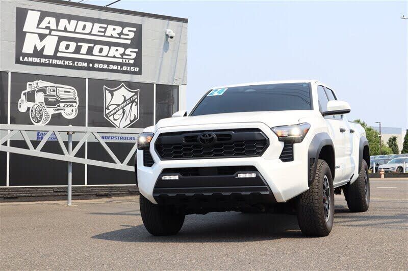 2024 TOYOTA Tacoma