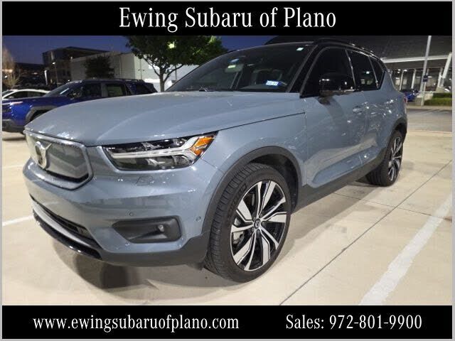 2022 VOLVO XC40