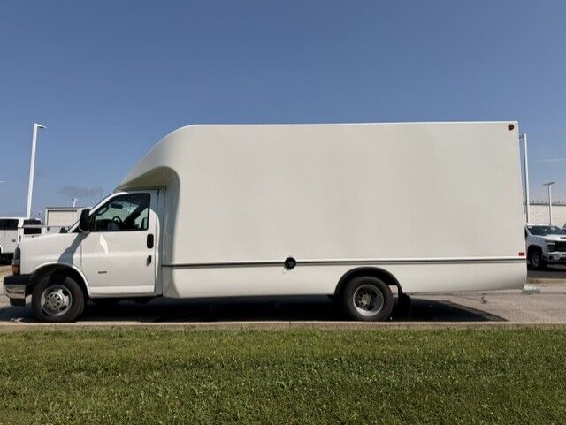 2026 CHEVROLET Express