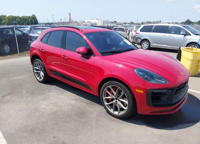 2024 PORSCHE Macan