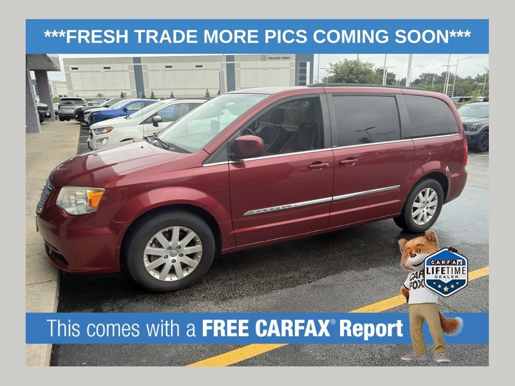 2014 CHRYSLER Town and Country