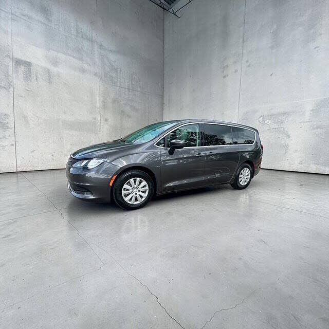 2021 CHRYSLER Voyager