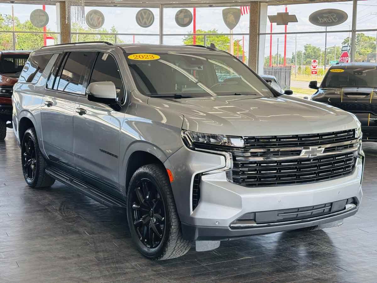 2023 CHEVROLET Suburban