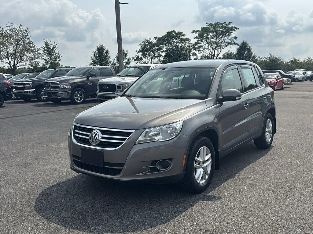 2011 VOLKSWAGEN Tiguan