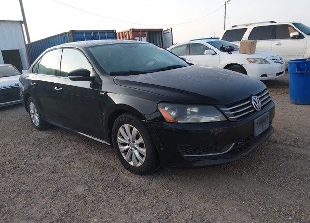 2013 VOLKSWAGEN Passat