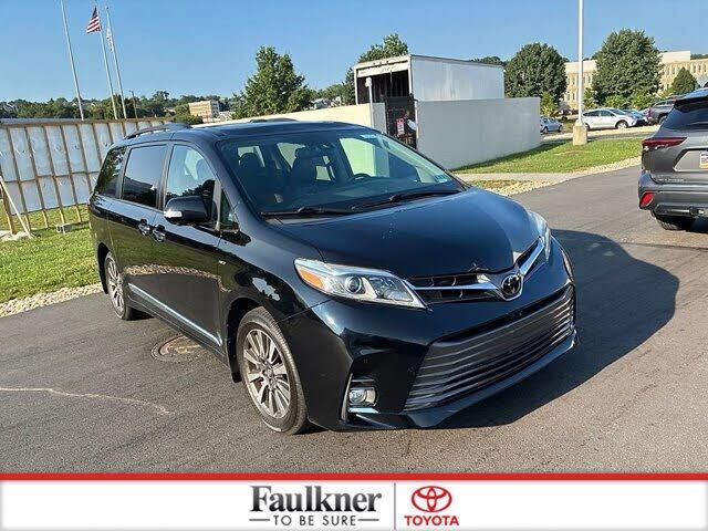 2018 TOYOTA Sienna