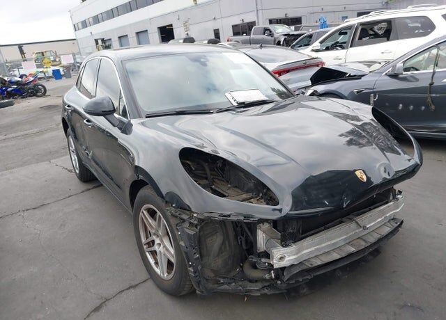 2018 PORSCHE Macan