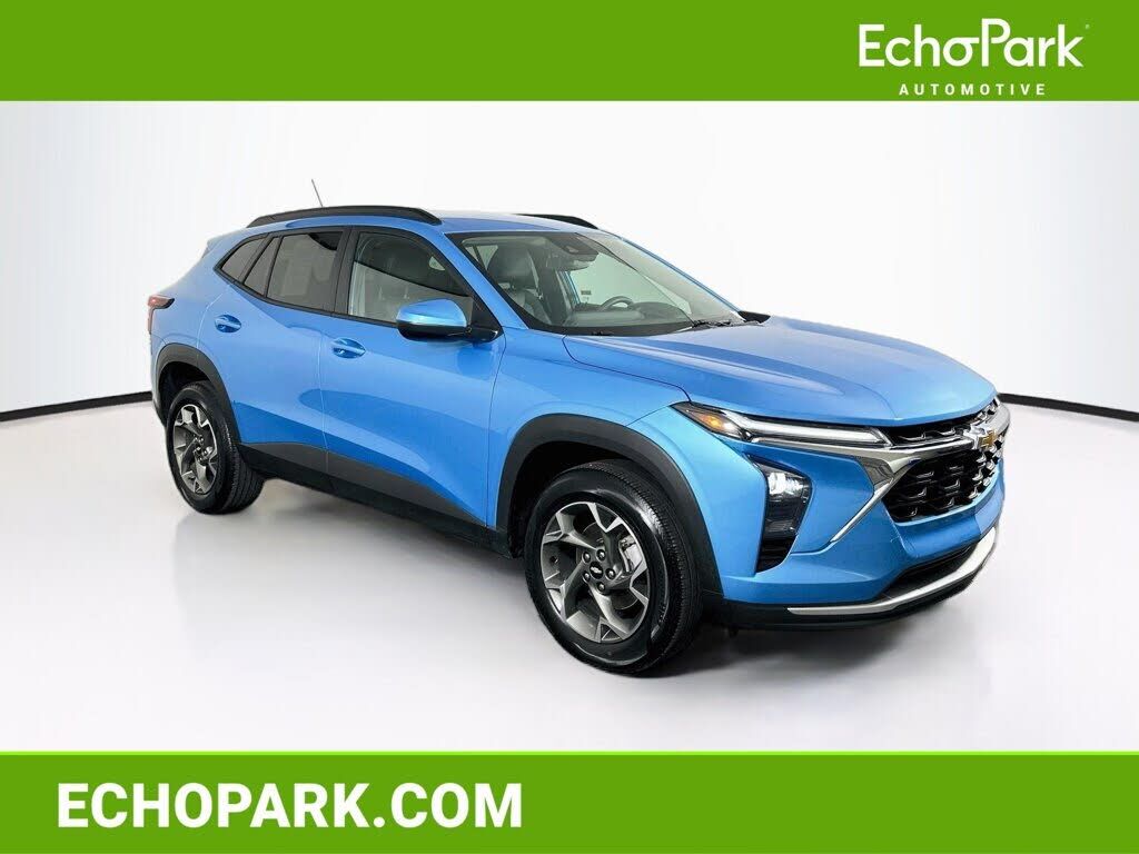 2025 CHEVROLET Trax