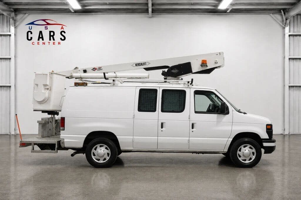 2013 FORD E-350