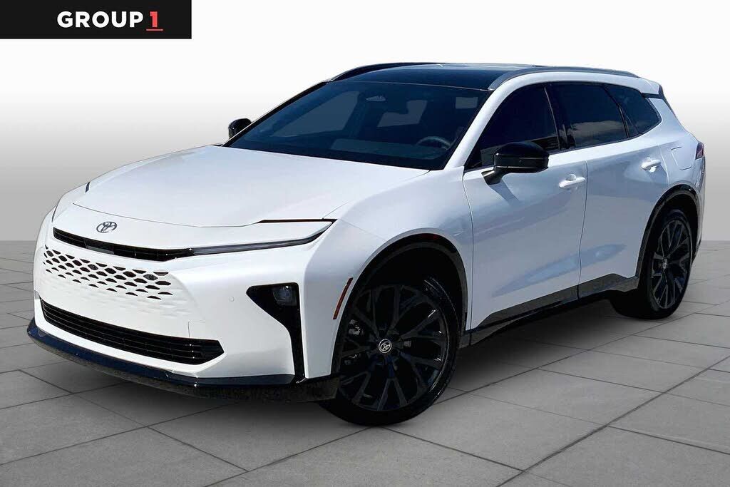 2026 TOYOTA Crown Signia