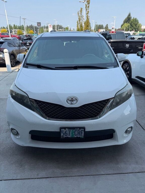 2013 TOYOTA Sienna