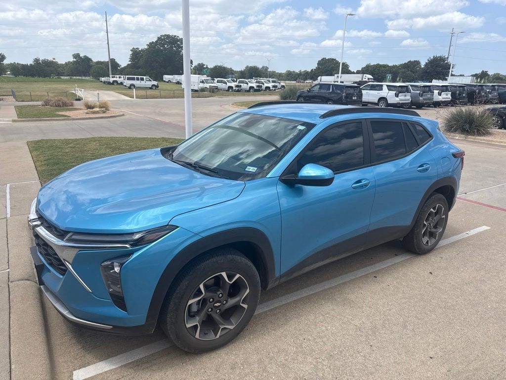 2025 CHEVROLET Trax